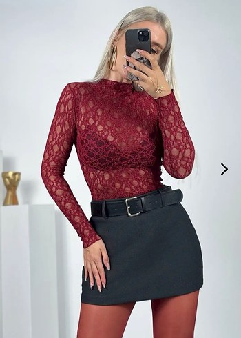 Bordo Dantel Detaylı Yüksek Yakalı Bluz - Görsel 2