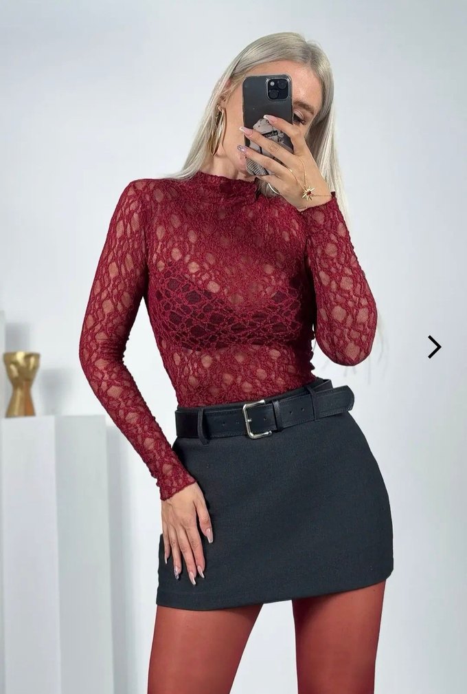 Bordo Dantel Detaylı Yüksek Yakalı Bluz - Görsel 2