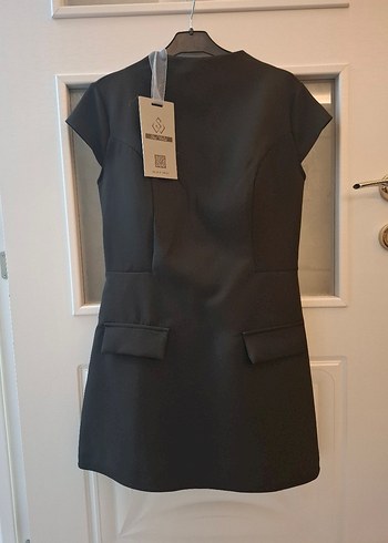 Atlas kumaş Yüksek Yakalı Siyah Kalem Elbise - Görsel 3