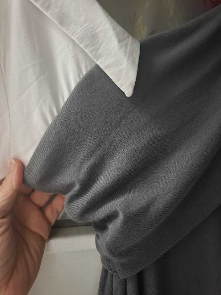 Uzun V Yaka Gri Drapeli Kadın Elbise - Görsel 4