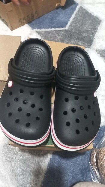CROCS