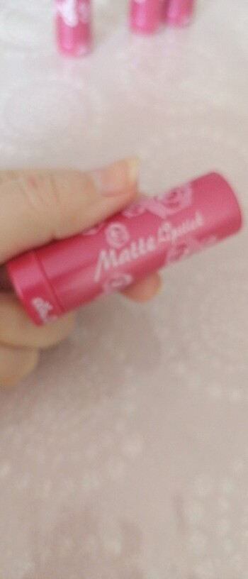 Beden kırmızı Renk lime crime mat ruj hic kullanilmadi