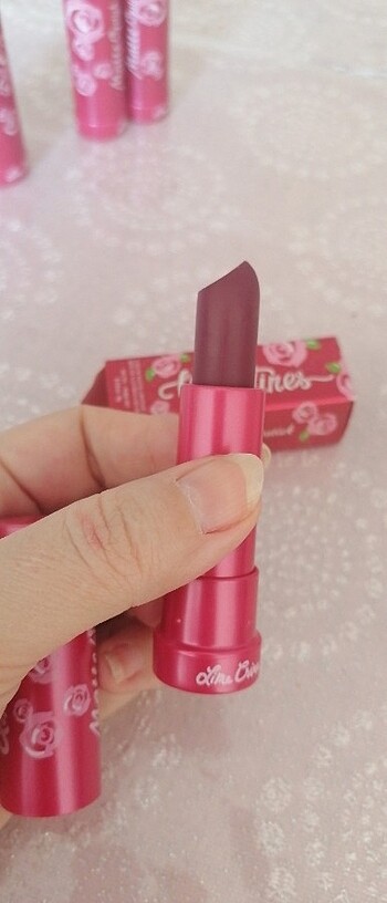 Lime crime mat ruj hic kullanilmadi.