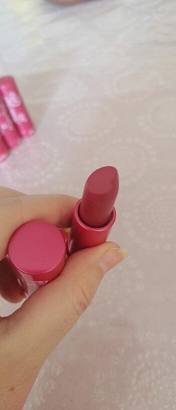 Beden bordo Renk Lime crime mat ruj hic kullanilmadi.