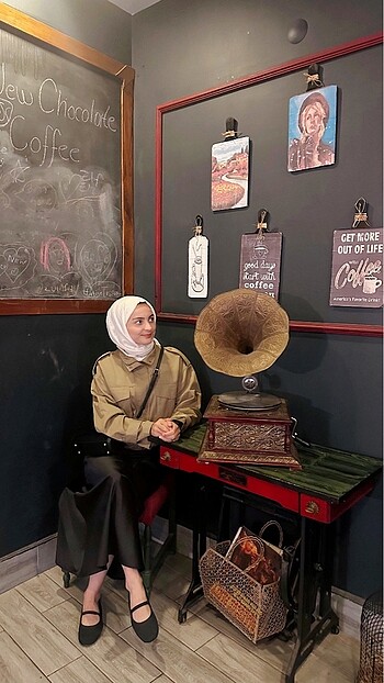 Zara kısa trenç