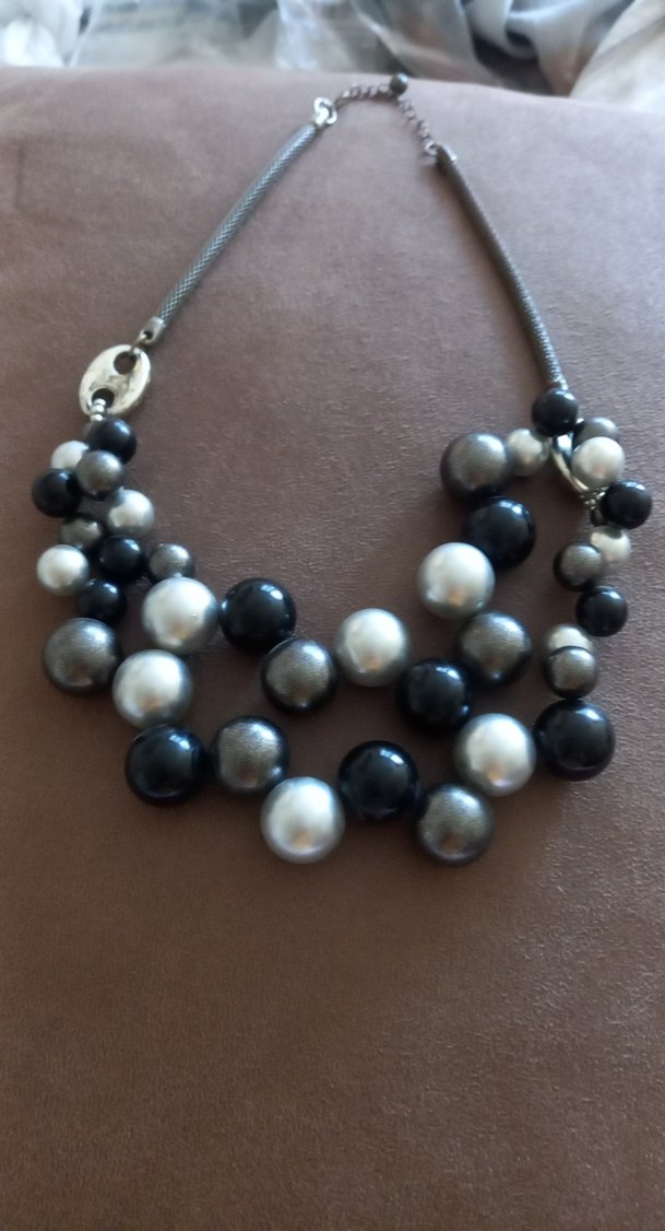 Boncuklu Midi Kadın Kolye - Beyaz ve Gri - Görsel 3