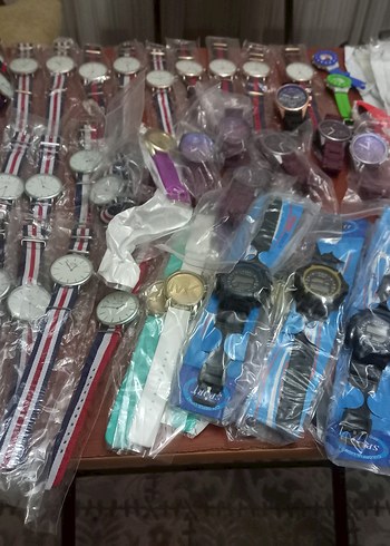 Diğer Cesitli Tasarimlarda Kol Saati Secenekleri
