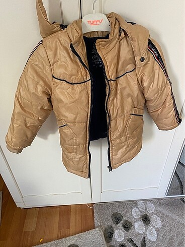 Lay lay marka 4 yaş unisex mont ve spor ayakkabı