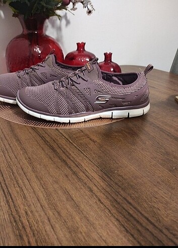 40 Beden çeşitli Renk Skechers ayakkabı