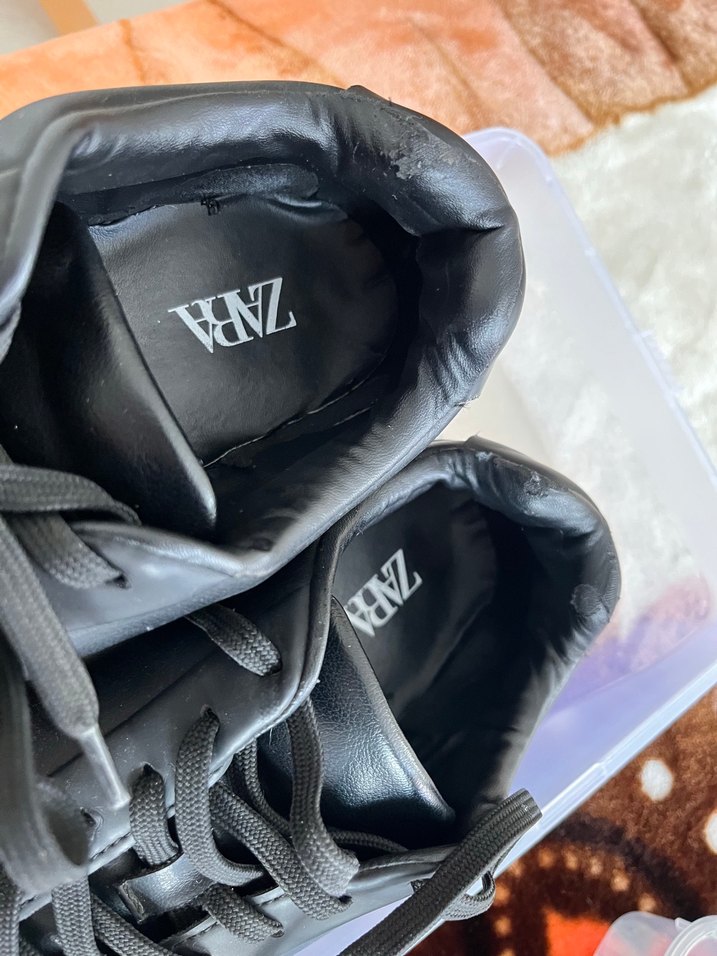 Zara Siyah Deri Sneaker — görsel 2/4