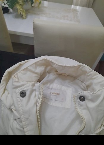 Beyaz Kapüşonlu Fermuarlı Kadın Yelek - Görsel 2