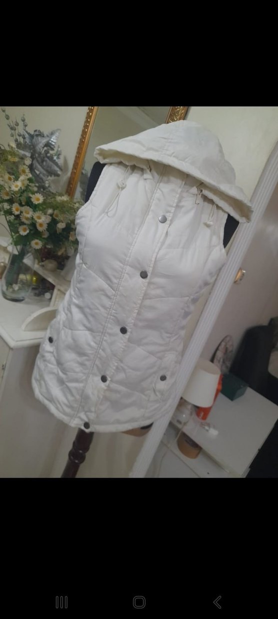 Beyaz Kapüşonlu Fermuarlı Kadın Yelek - Görsel 5