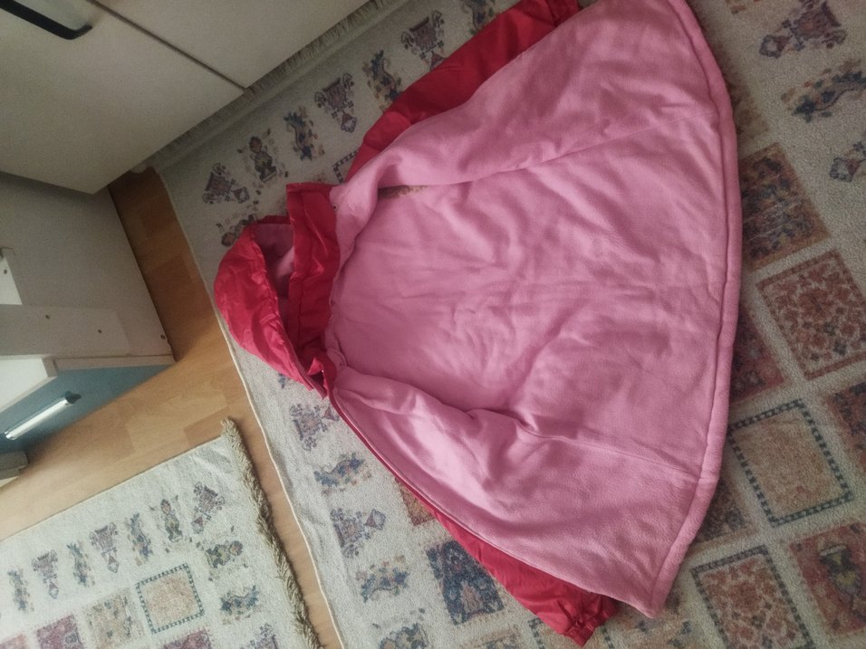 Kız Çocuk kırmızı Kapüşonlu Nakışlı Mont - Görsel 3