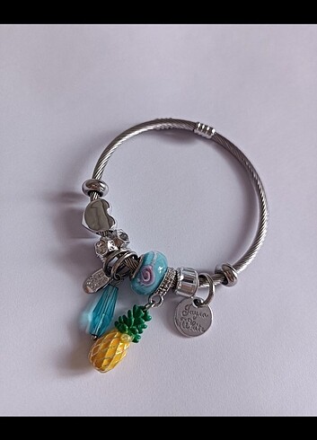 Charm bileklik