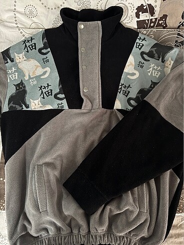 polar sweatshirt