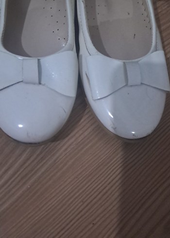 Kız Çocuk Beyaz Tokalı Babet Ayakkabı - Görsel 3