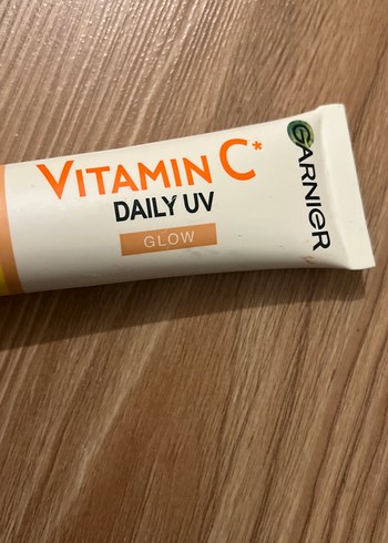 Garnier Vitamin C Günlük UV Kremi SPF 50+ - Görsel 2