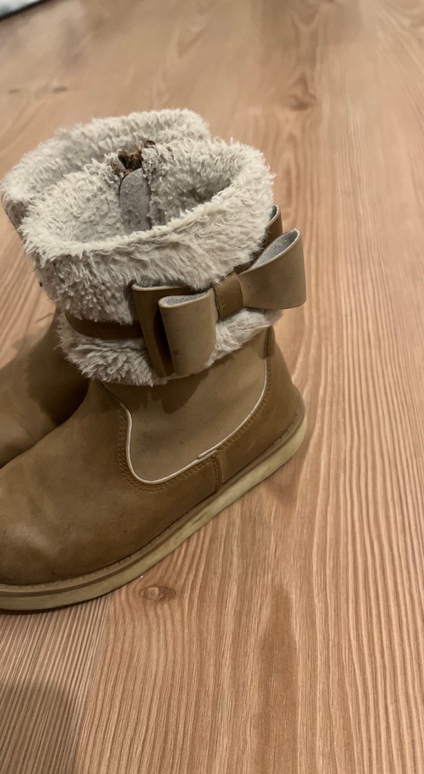 Kız Çocuk Bej Süet Kürklü Botlar - Görsel 3