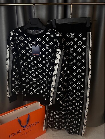 LOUIS VUITTON EŞOFMAN TAKIMI