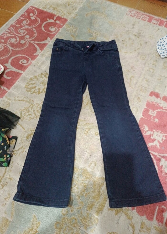 Duruşu çok hoş kot pantolon  - Görsel 2