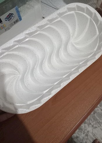 Parlak Beyaz Döküm Kek Kalıbı