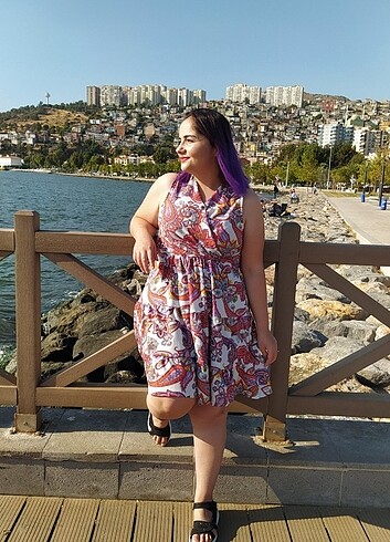 Likralı yazlık kolsuz renkli elbise