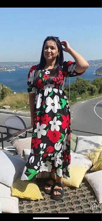 Yazlık çiçekli elbise