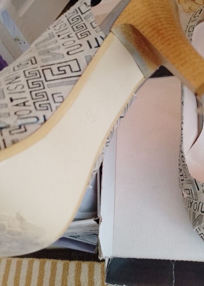 40 numara bej desenli topuklu ayakkabı  - Görsel 4