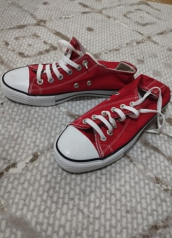 Kırmızı Converse 