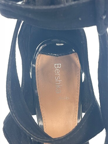 37 Beden siyah Renk Bershka Stiletto %70 İndirimli.