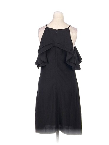 m Beden PreLoved Kısa Elbise %70 İndirimli.