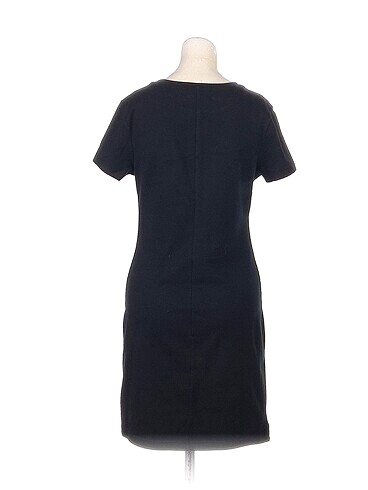 m Beden PreLoved Kısa Elbise %70 İndirimli.