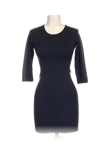 PreLoved Kısa Elbise %70 İndirimli.