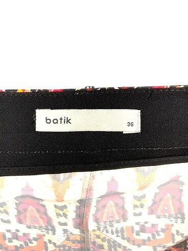 36 Beden çeşitli Renk Batik Mini Şort %70 İndirimli.
