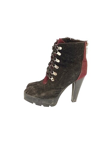 PreLoved Bot %70 İndirimli.