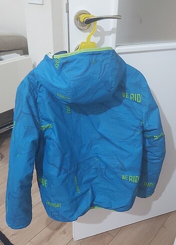 DECATHLON SU GEÇİRMEZ ERKEK ÇOCUK MONTU 11-12 YAŞ MAVİ ÇİFT TARA