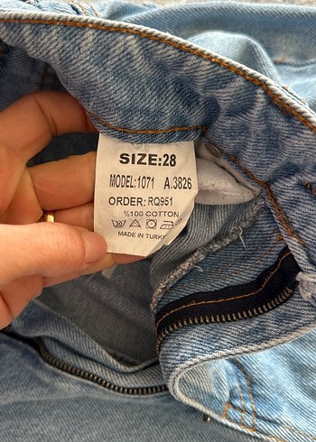 Gri Yırtık Detaylı Geniş Kesim Midi Kot Pantolon - Görsel 6