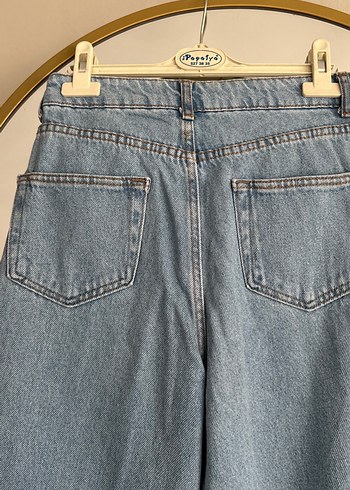 Gri Yırtık Detaylı Geniş Kesim Midi Kot Pantolon - Görsel 5