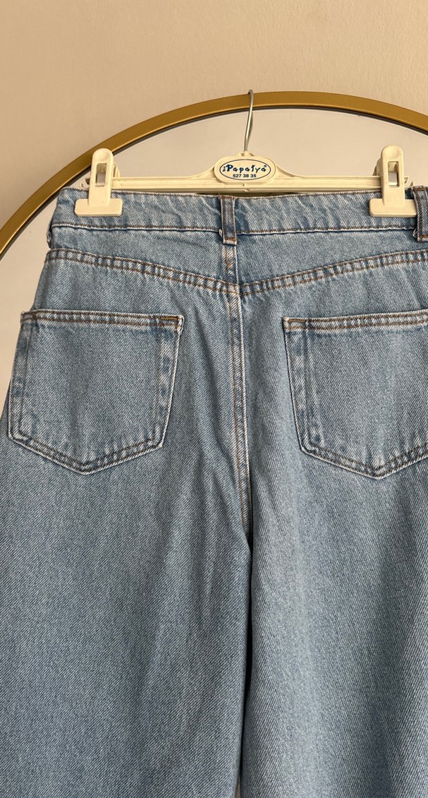 Gri Yırtık Detaylı Geniş Kesim Midi Kot Pantolon - Görsel 5