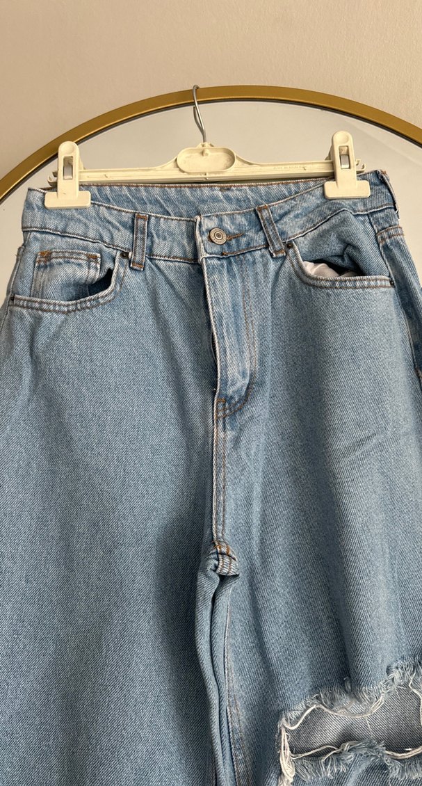 Gri Yırtık Detaylı Geniş Kesim Midi Kot Pantolon - Görsel 2