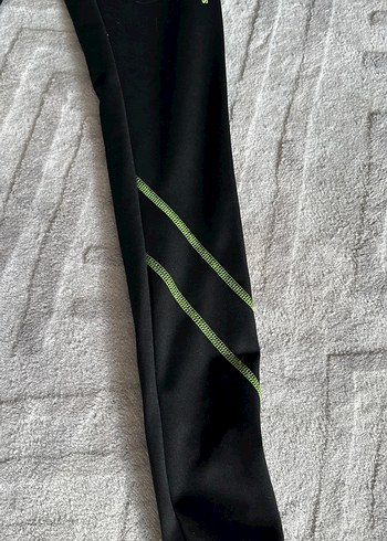 Siyah Dikişsiz Spor Tayt - Görsel 2