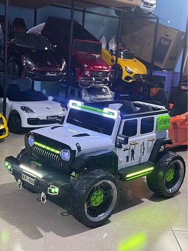 Beden gri Renk Akülü Araba 4x4 Jeep Eva Lastik Işık Model