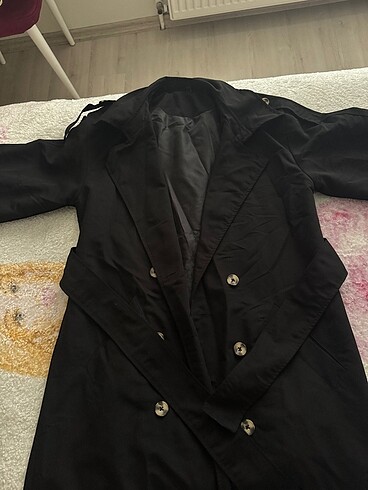 Siyah Oversize Geniş Kesim Kuşaklı Su İtici Trençkot