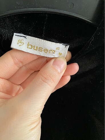 Omuz detaylı kadife bluz - Görsel 2