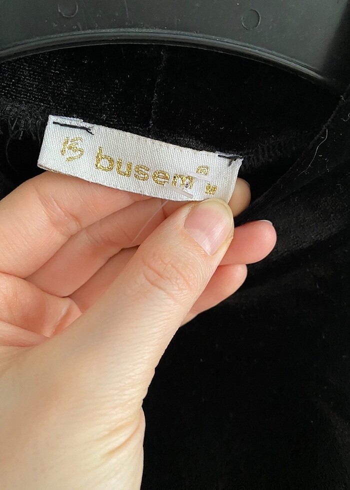 Omuz detaylı kadife bluz - Görsel 2