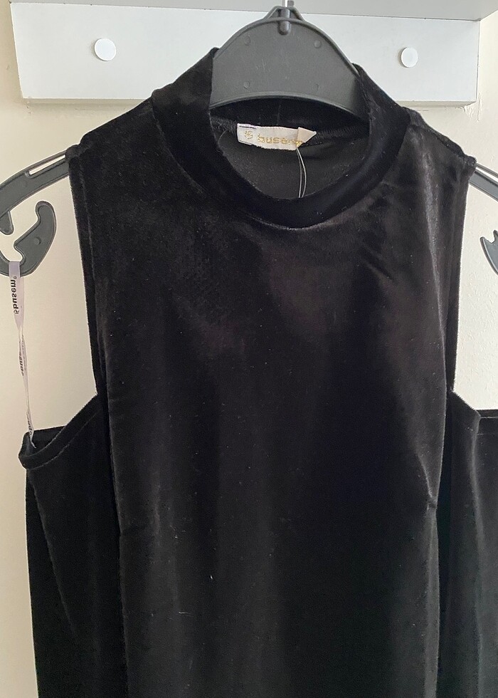 Omuz detaylı kadife bluz - Görsel 4