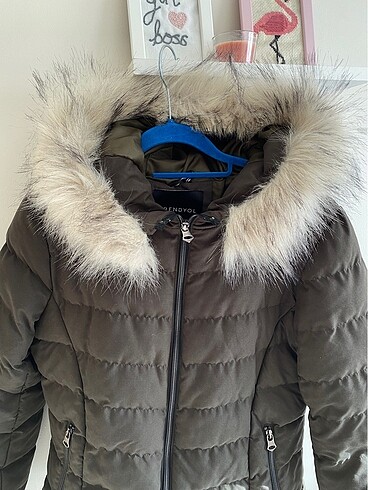 Kürklü şapkalı şişme mont - Görsel 2