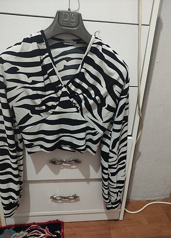 Zebra desenli bluz