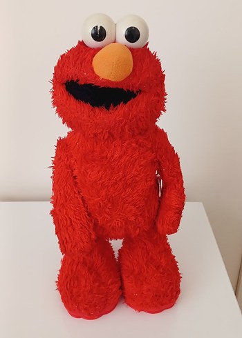 elmo hareketli konusur