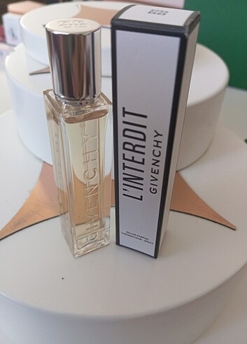 Beden Givenchy LINDERSIT bayan parfüm 12.5 ml